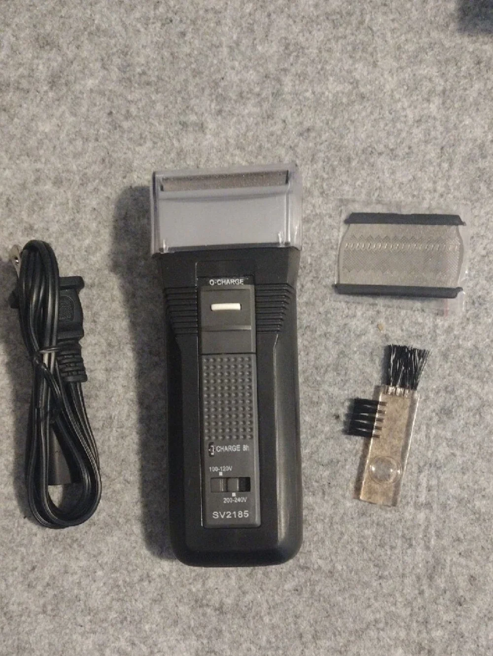 SV2185 Rechargeable Shaver - Black and Silver